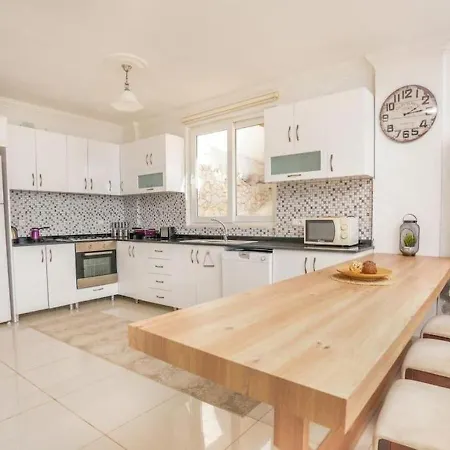 Seaview With Jacuzzi For 8 People In Antalya, Kas - Awz 128 * Kalkan